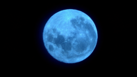 Bulan biru